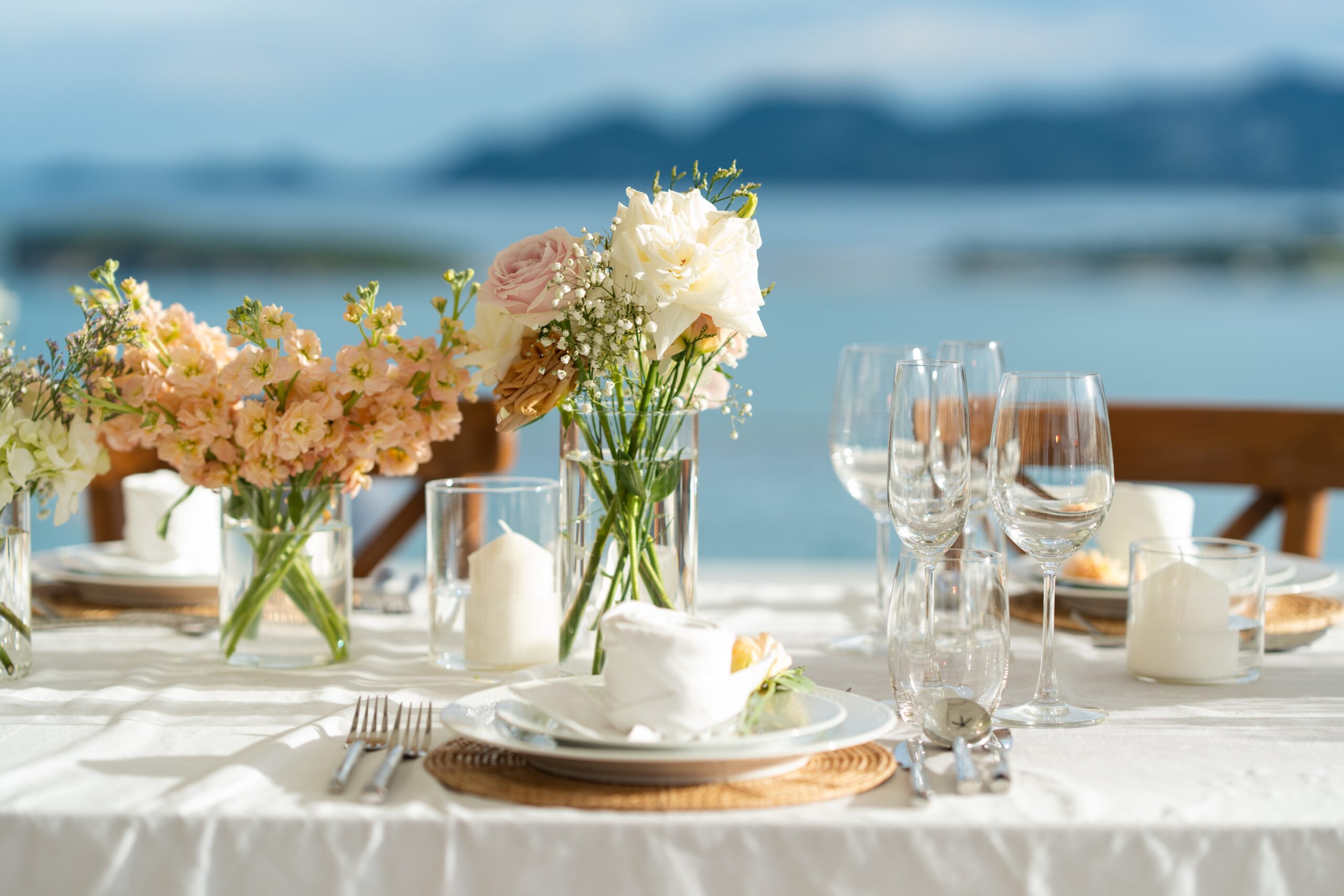Beautiful,Flowers,Decorated,On,The,Table.tables,Set,For,An,Event